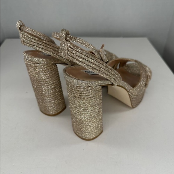 Steve Madden Laurel Chunky 5" Heel Sz
8.5M Sparkly Gold - Picture 4 of 11